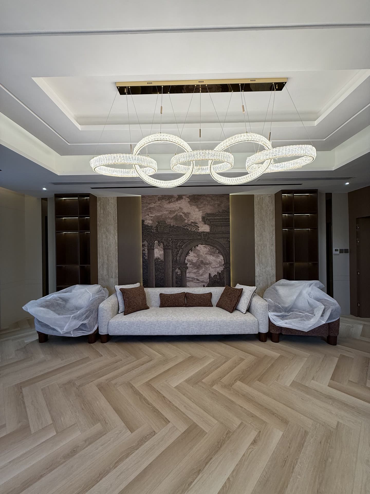 Divano bespoke interior